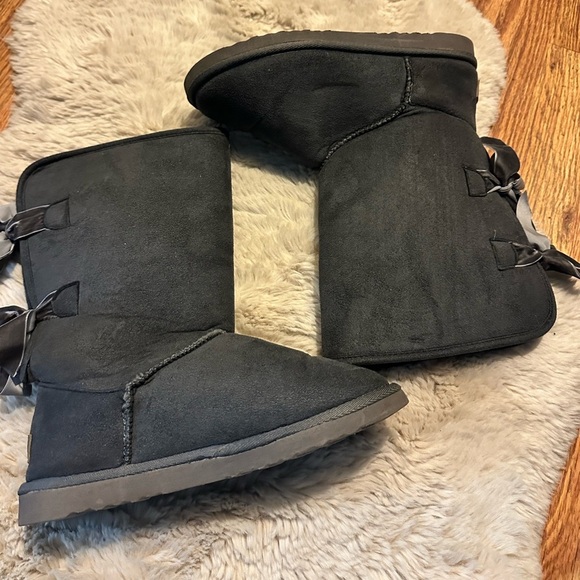 Simply Southern Gray Bow Boots Size 9 - Picture 2 of 8